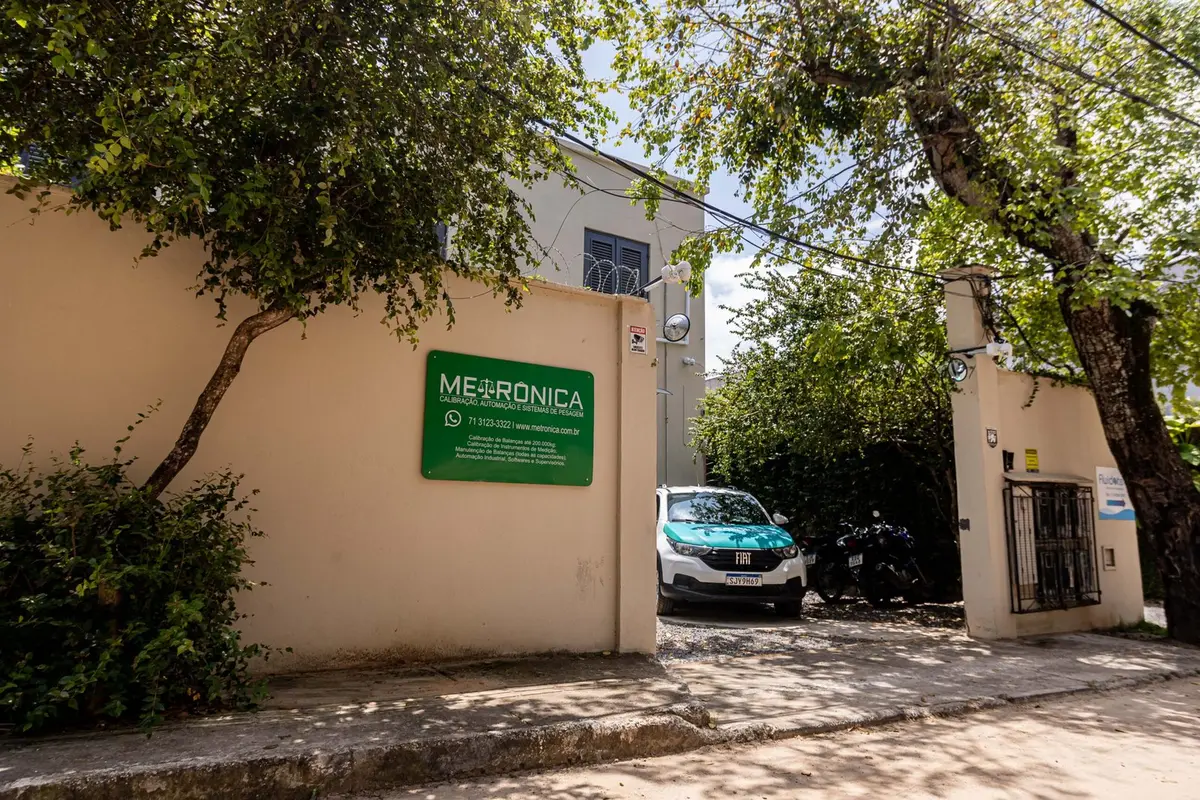 Fachada da sede da Metrônica em Lauro de Freitas